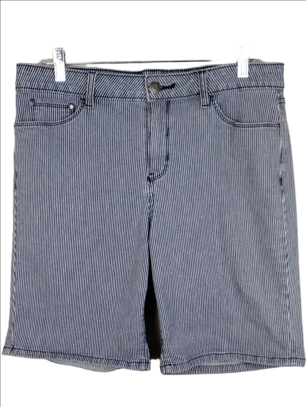 Croft&Barrow Blue White Striped Five Pocket High Rise Zip Up Bermuda Jean Short